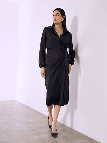 Φόρεμα μίντι κρουαζέ σατέν σε μαύρο