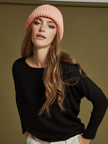 Knitted beanie with cotton in pink