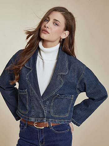 Cropped jeans jacket with pocket in blue