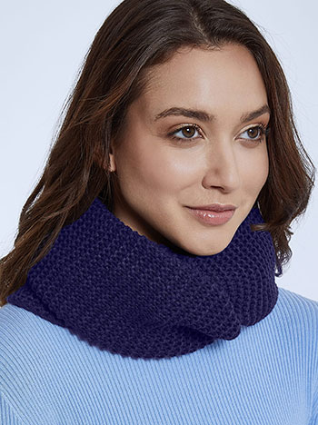 Knitted snood in dark blue