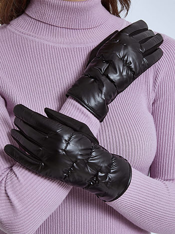Quilted gloves in black