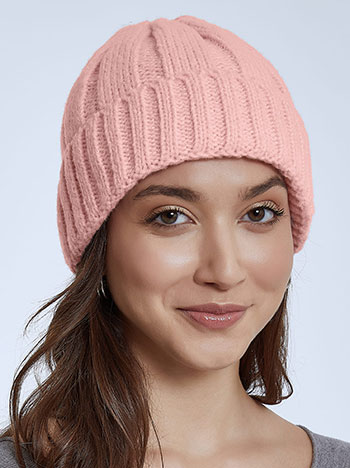 Knitted beanie in pink