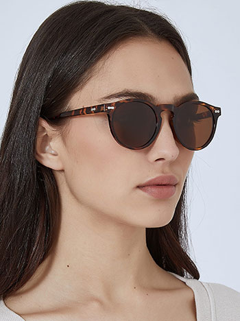 Round sunglasses in brown