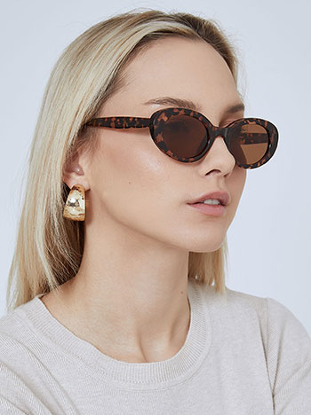 Oval sunglasses in brown