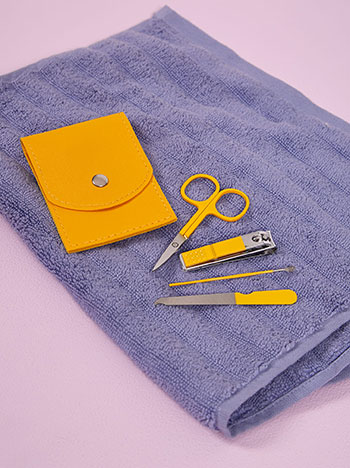 Nail care kit 4 pieces with case in dark yellow