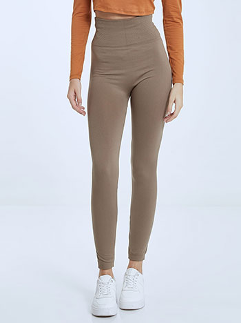 Elastic thermal leggings in dark brown, 6.99€