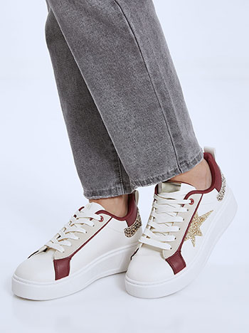 Sneakers in contrast fabrics in wine red
