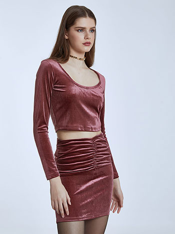 Cropped velvet top in wine red