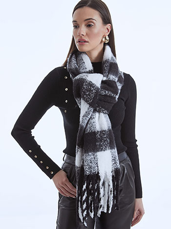 Plaid scarf in black-white