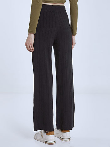 Knitted ribbed wide leg trousers in black, 16.99€