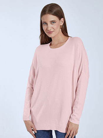 Sweater with asymmetric hemline in pink