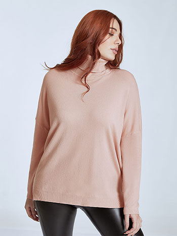 Long turtleneck in peach