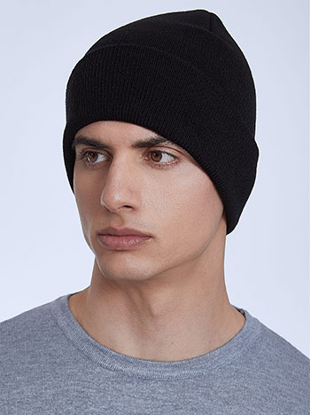 Monochrome men s beanie in black