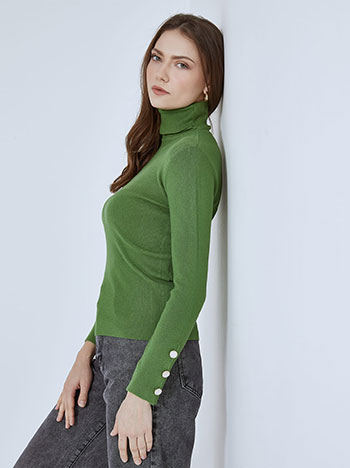 Turtleneck with decorative buttons in green