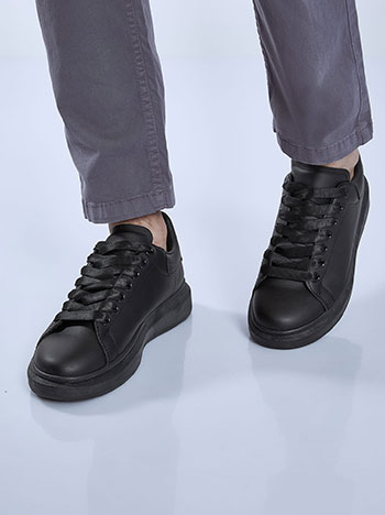Mens lace-up sneakers in black