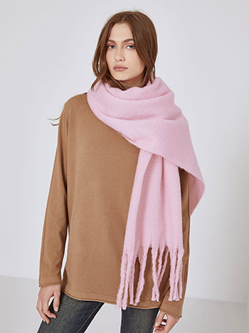 Scarf fluffy with fringes in pink