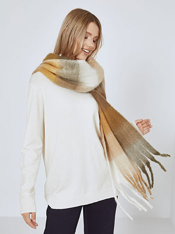 Plaid fluffy scarf in camel