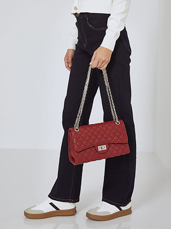 Bag quilted with double shoulder chain in wine red