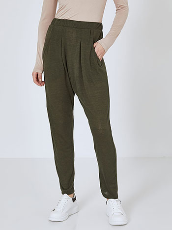 Trousers with pleats in dark khaki