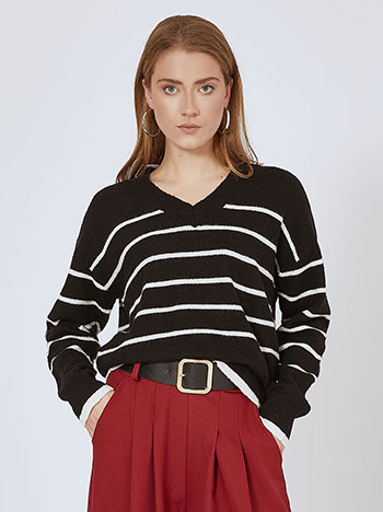 Sweater with stripes in black-white