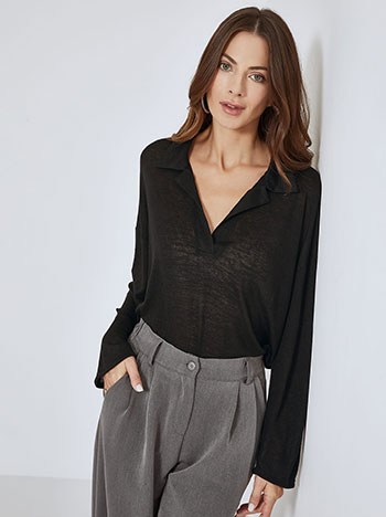 Top fine knit with colar in black