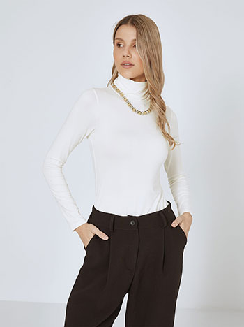 Turtleneck elastic monochrome in off white