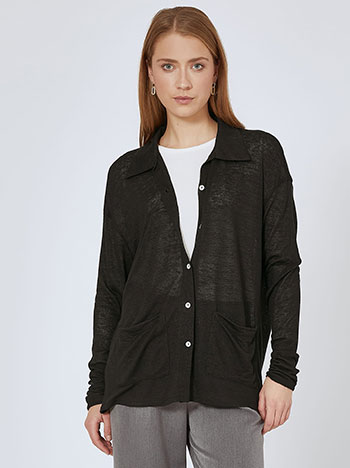 Cardigan with point collar in black