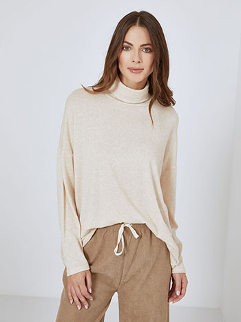 Turtleneck loose fit in beige