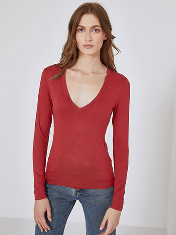 Top elastic monochrome in wine red