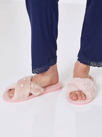 Slippers with pearls in pink