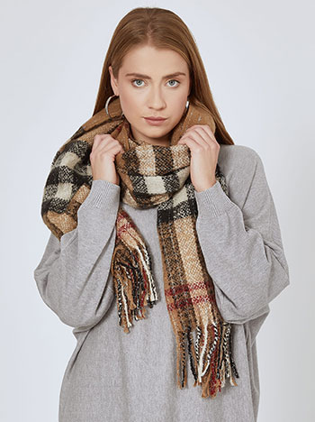 Scarf with metallic details in camel