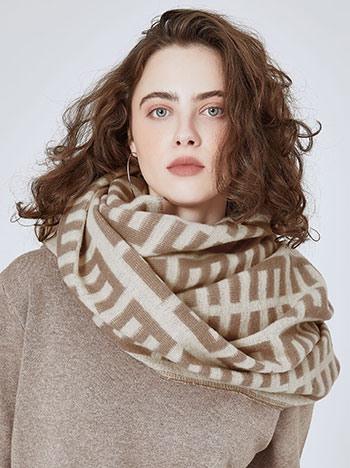 Scarf printed in beige