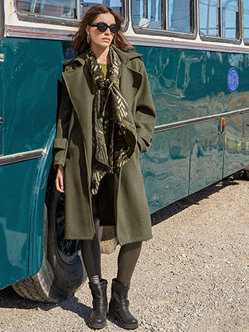 Coat with detachable belt in khaki