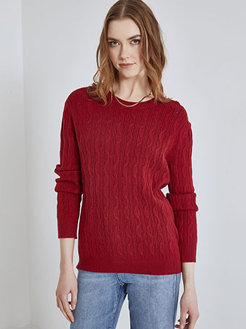 Sweater with perdorated details in wine red