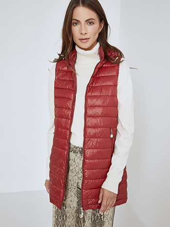 Vest with detachable hoodie in dark red