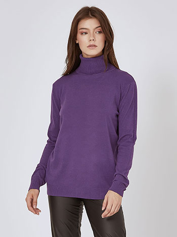 Turtleneck monochrome in purple