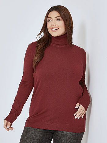 Turtleneck monochrome in wine red