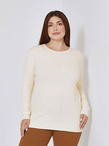 Sweater with scoop neckline in off white