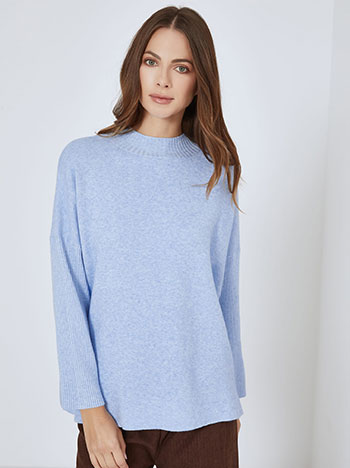 Sweater with ribbed sleeves in sky blue