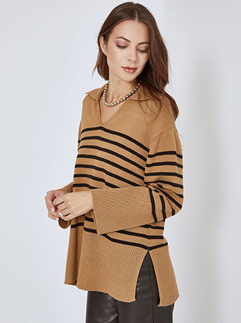 Sweater with collar in camel