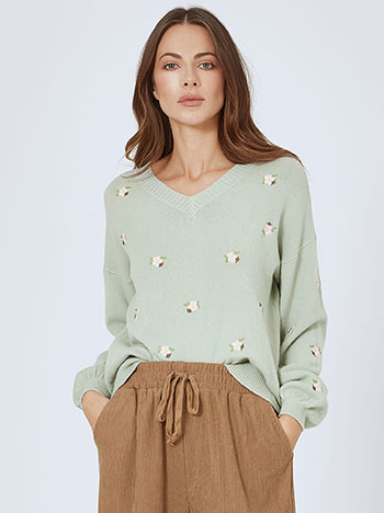 Sweater with flowers in mint