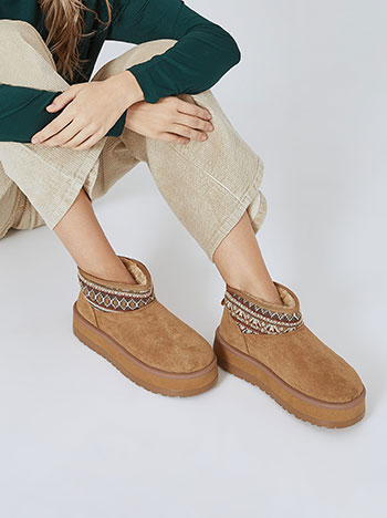 Ankle boots with knitted details in camel