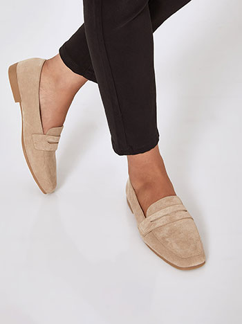 Shoes suede like in beige