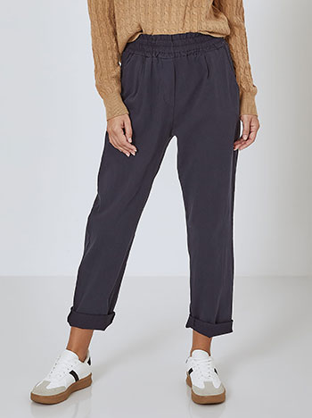 Trousers with rolled up hemline in dark blue