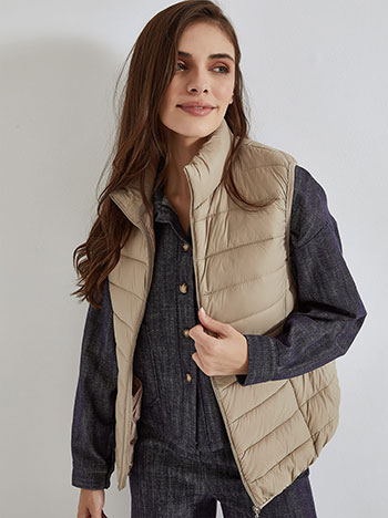 Vest sleeveless quilted in dark beige