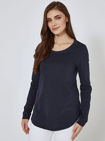 Top with round hemline in dark blue