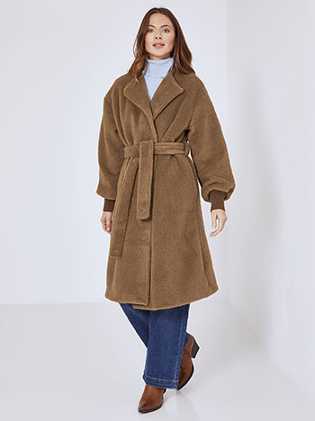 Coat with belt in brown