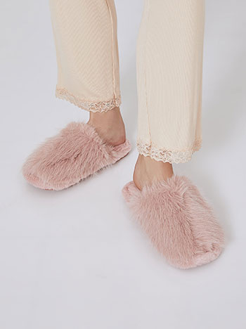 Slippers with fur in dusty pink