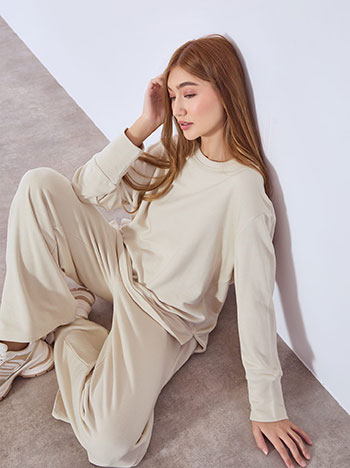 Μπλούζα ασύμμετρη με απαλή υφή σε μπεζ