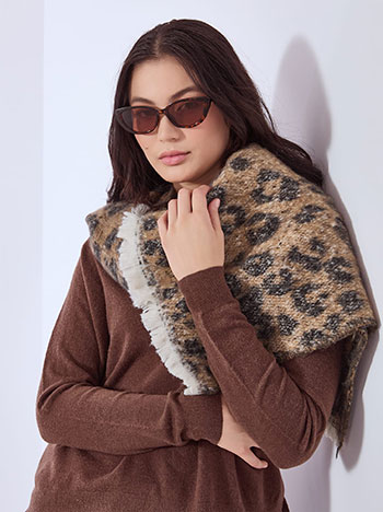 Scarf leopard fluffy in camel